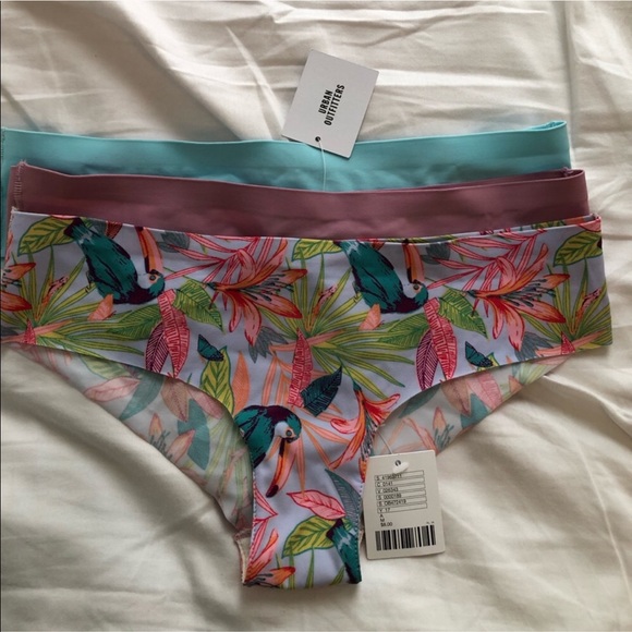 Urban Outfitters Other - 5/$20 BUNDLE•Set of 3 UO cheeksters